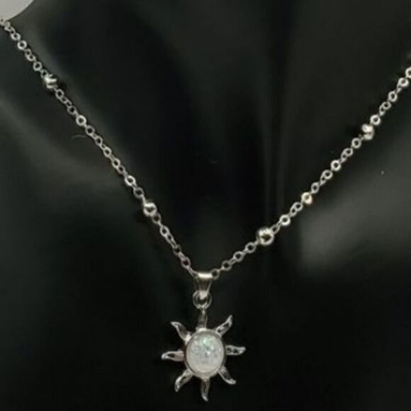 IRRDECENT STONE SUN PENDANT 18" NECKLACE lunar celestial - Picture 1 of 8